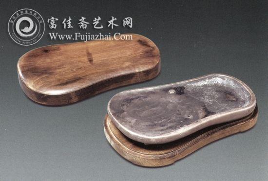 1966年寶山區(qū)顧村朱守城墓出土明代黃花梨木蓋端石風(fēng)字硯